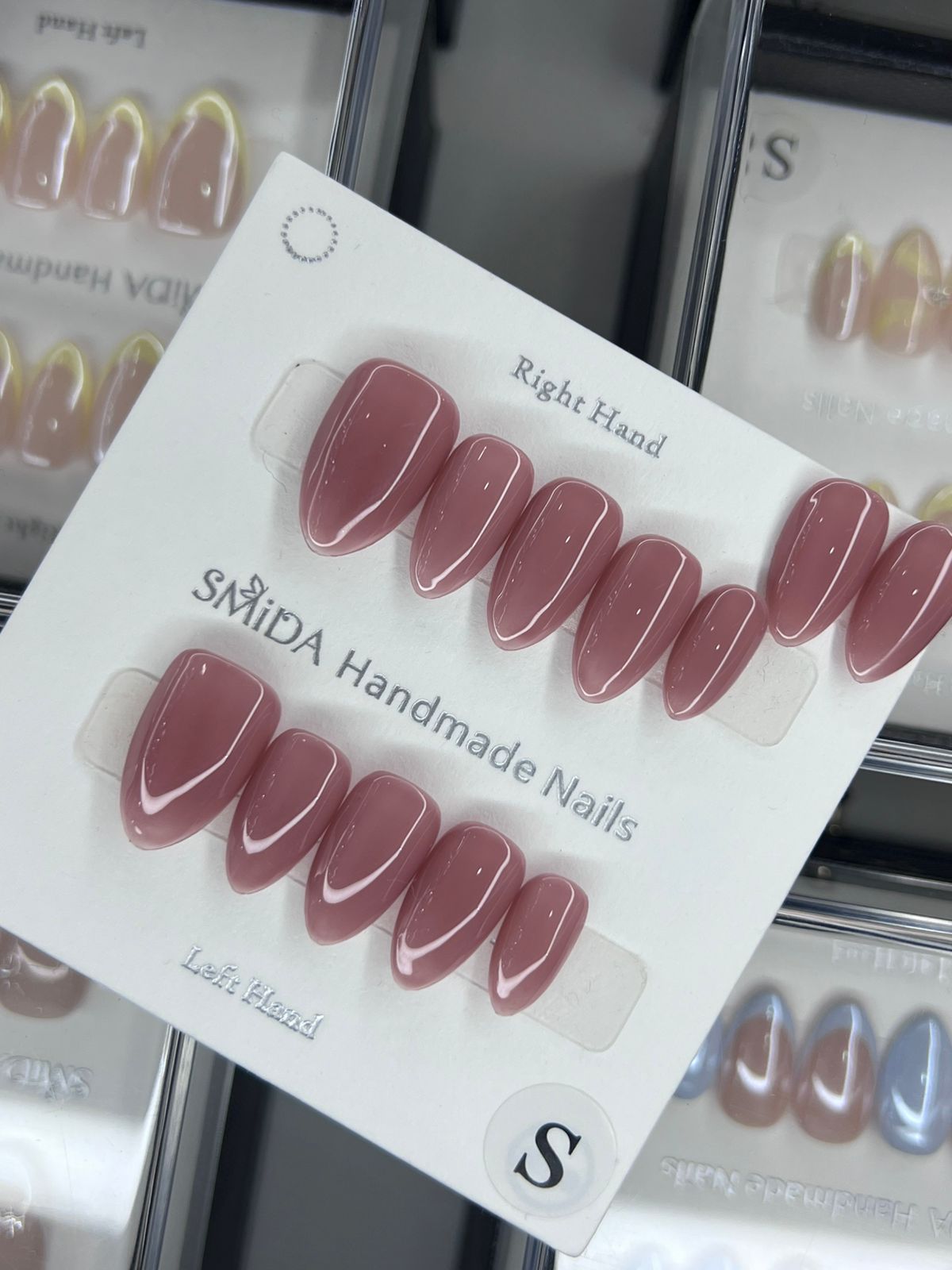 Handmade nails P381