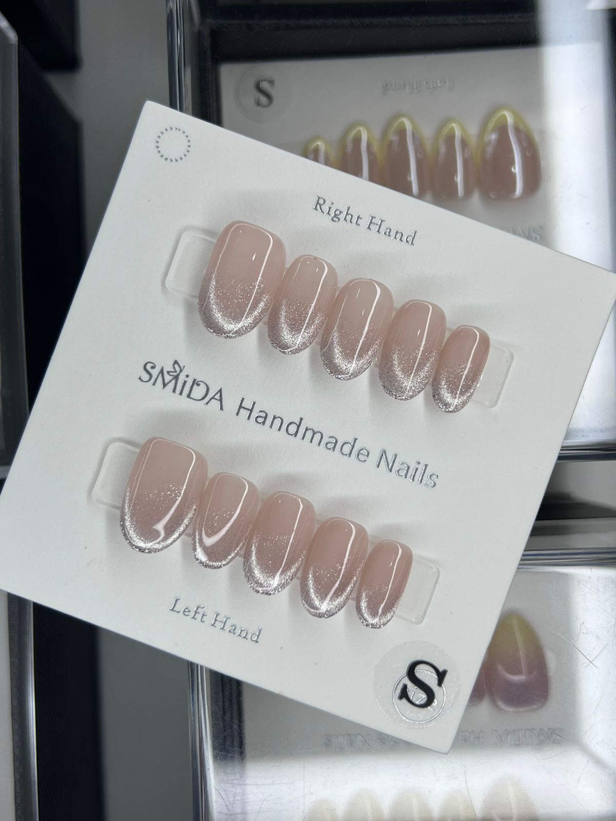 Handmade nails E758
