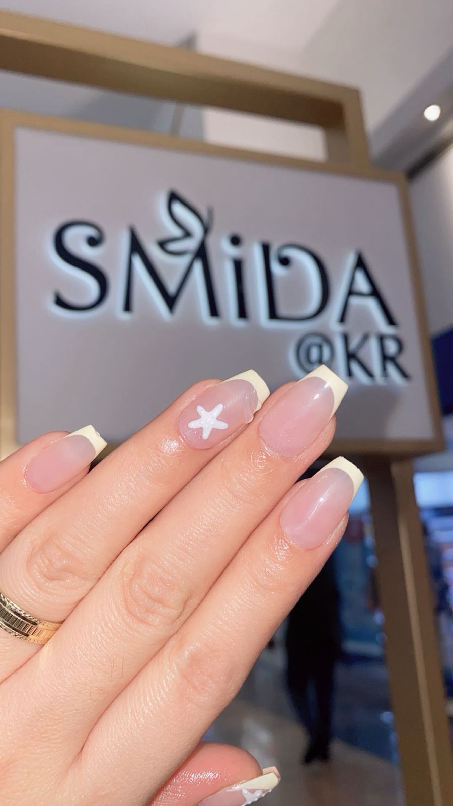 Handmade nails C824