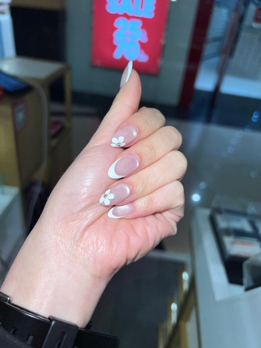 pink round floral press-on nails by SMiDA — C800