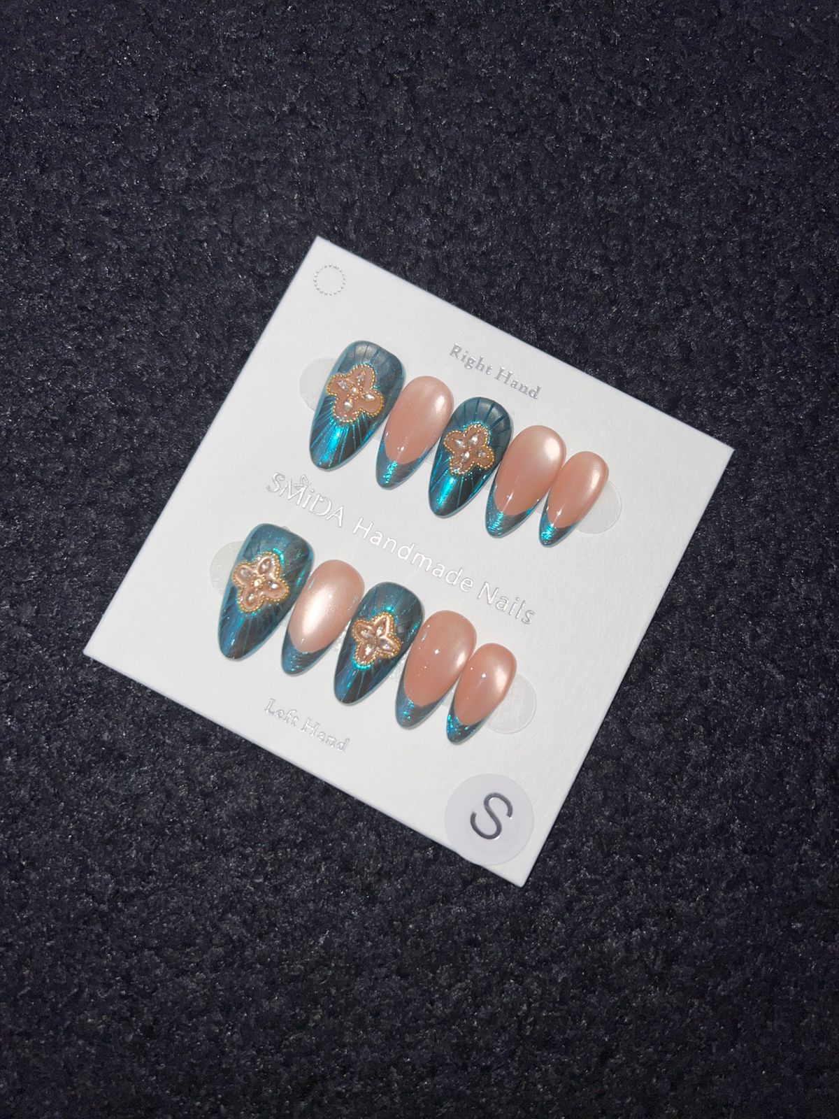 designer press-on nails by SMiDA — D338