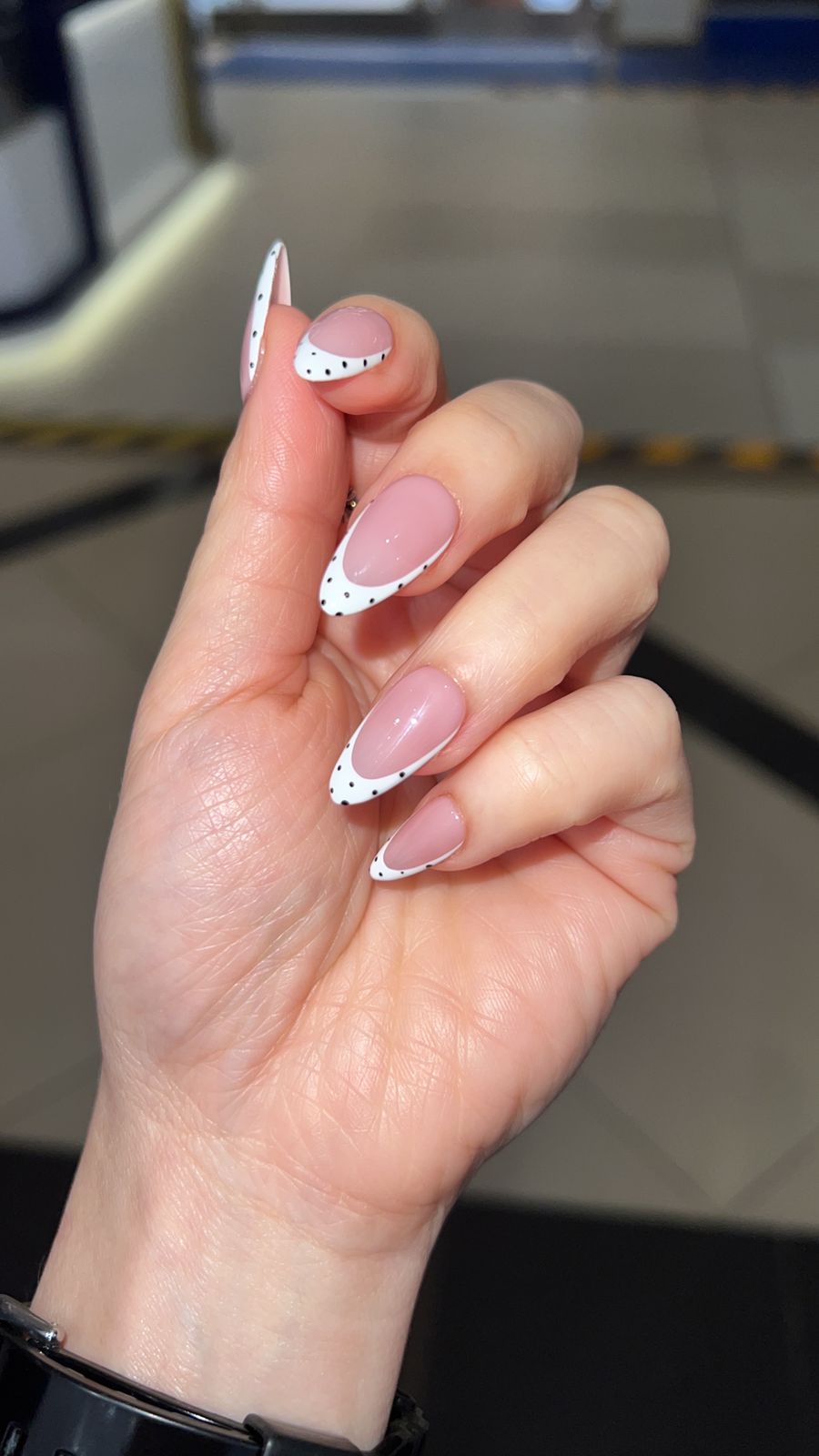 F409 French Tip Press-On Nails - Reusable Korean Nails | SMiDA Dubai